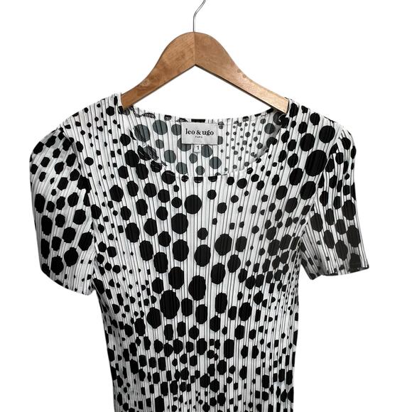 LEO AND UGO PARIS  Black and White Accordian  Pleated Short Sleeve Top Small - Picture 4 of 10